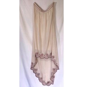 NWT Embroidered high-low Francesca’s Taupe skirt